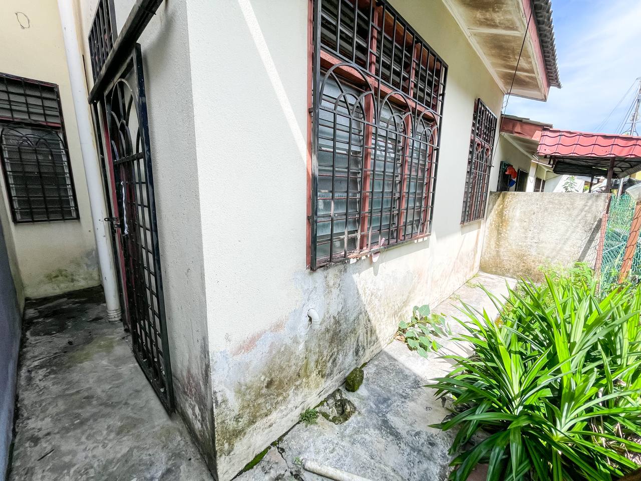 Single Storey Intermediate Terrace House, Taman Se - photo 7