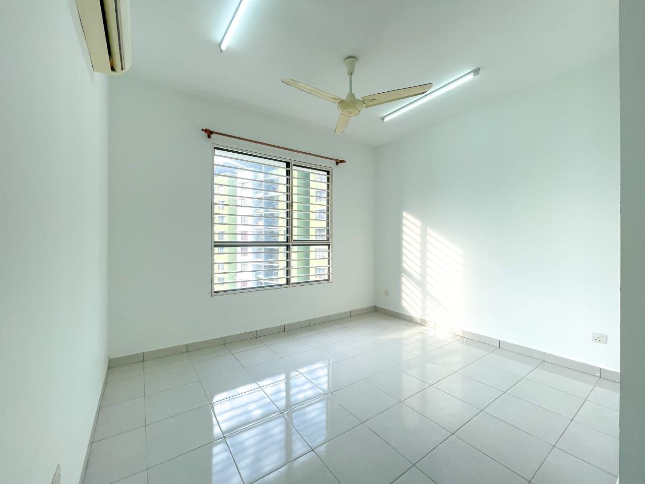 Ivory Residence Condo, Mutiara Height, Prima Sauja - photo 4