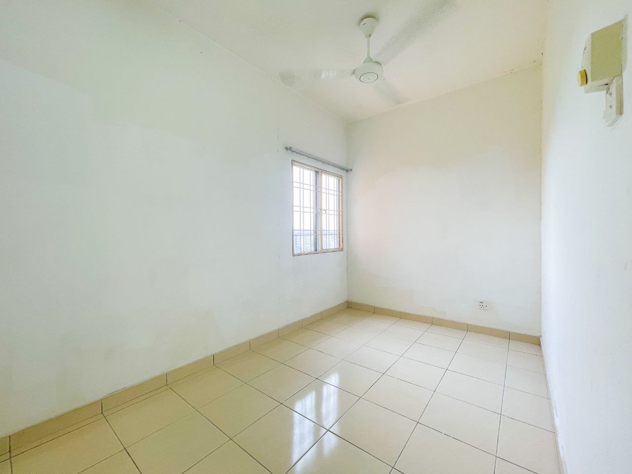 Corner Unit Sri Ixora Apartment, Taman Sepakat Ind - photo 5