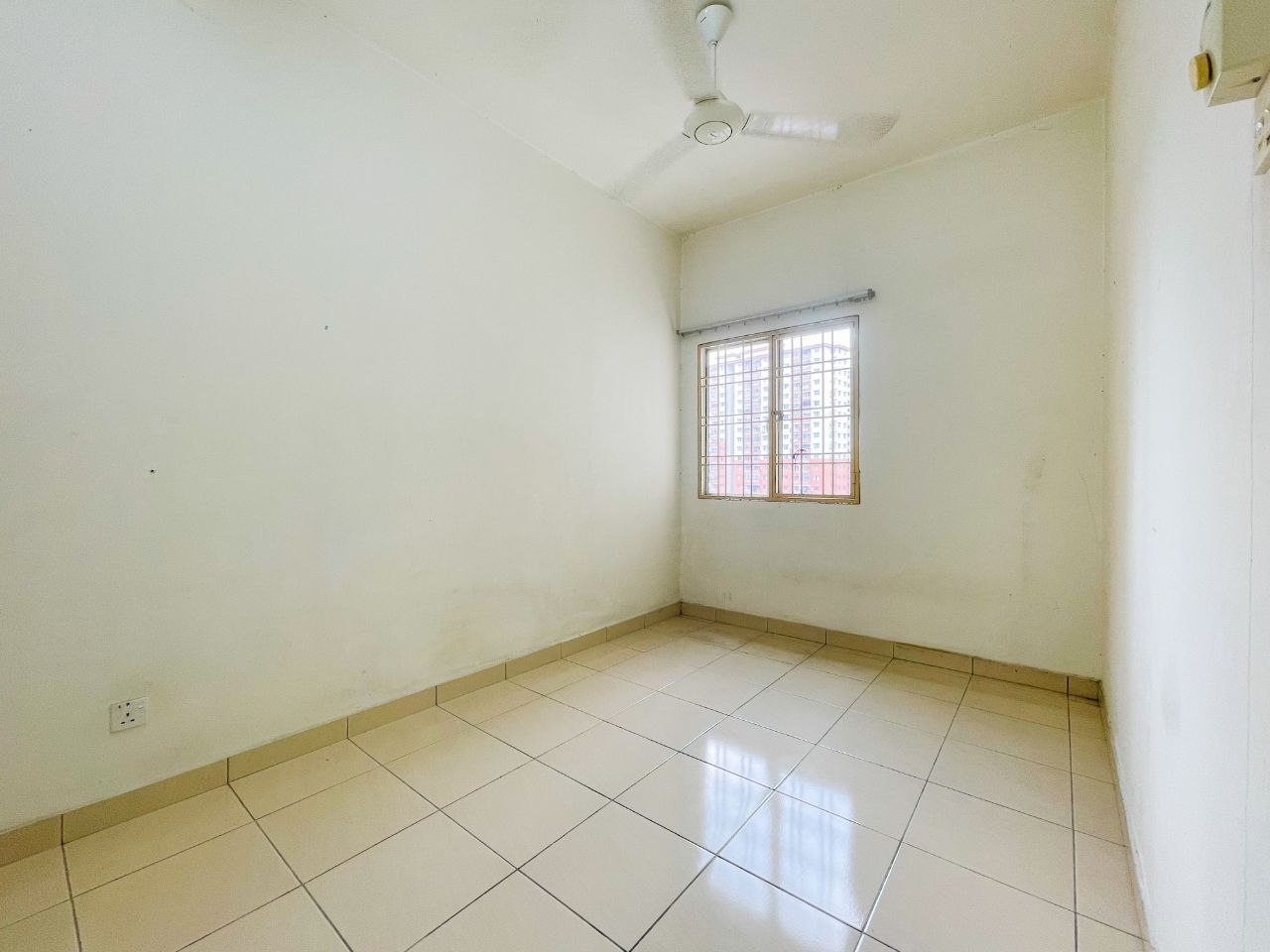 Corner Unit Sri Ixora Apartment, Taman Sepakat Ind - photo 9