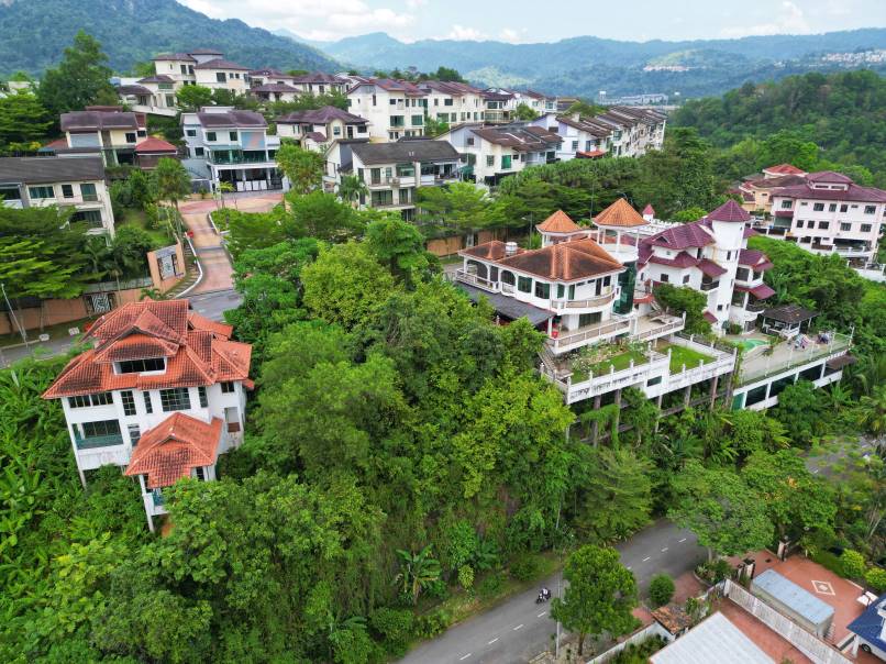 Bungalow Lot Taman Melawati, Kuala Lumpur - photo 5