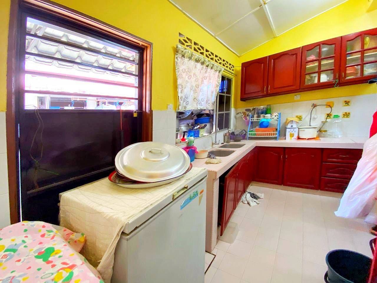 Single Storey Terrace, Taman Sri Intan, Seksyen 7 - photo 2