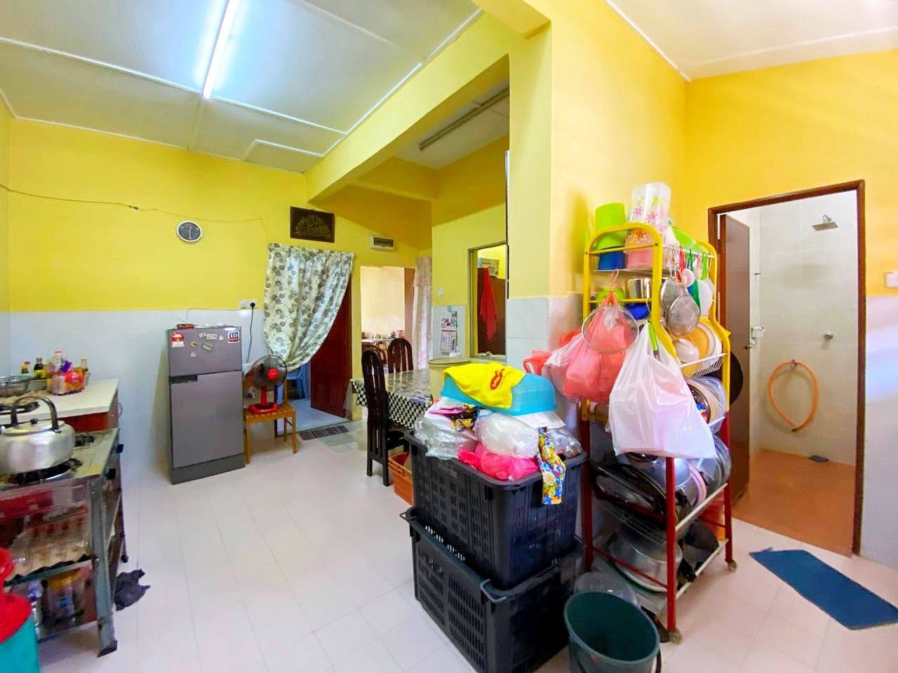 Single Storey Terrace, Taman Sri Intan, Seksyen 7 - photo 6