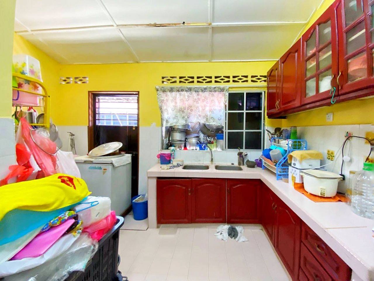 Single Storey Terrace, Taman Sri Intan, Seksyen 7 - photo 7
