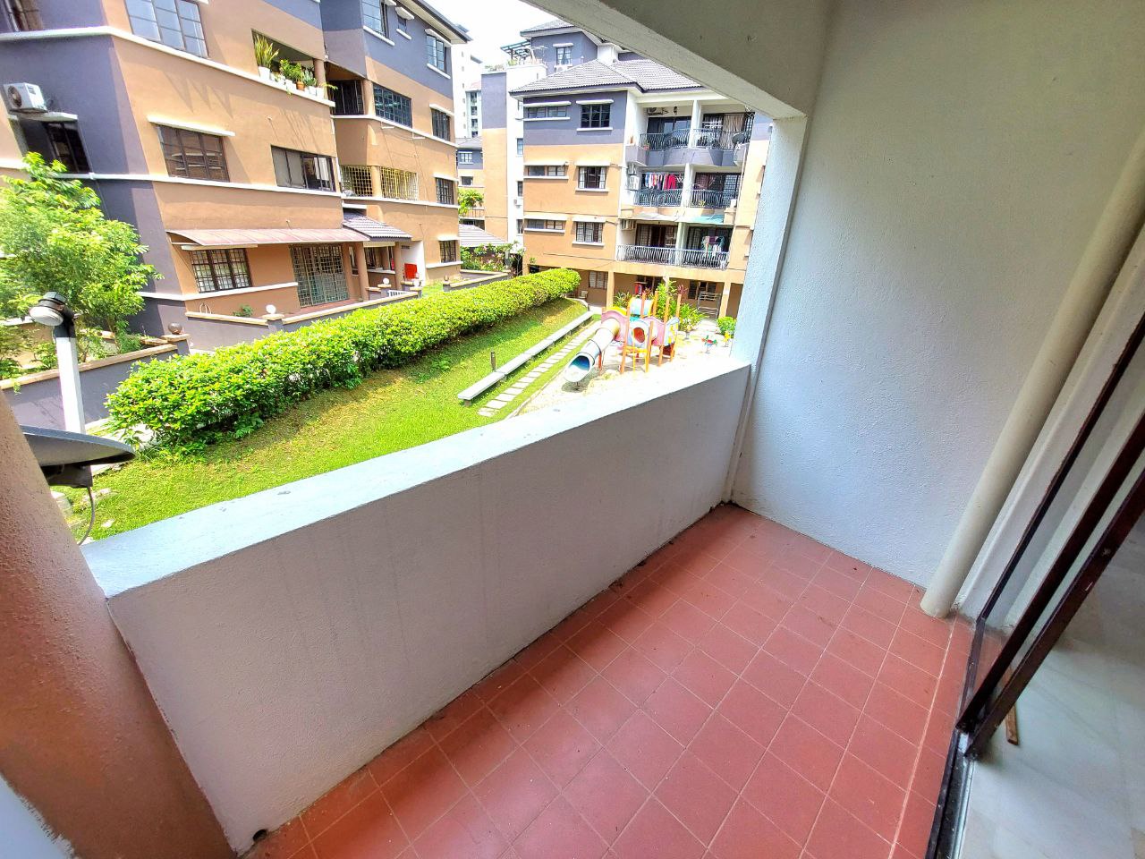 Villa OUG Duplex Condo Jalan Awan Dandan, Taman Ya - photo 6