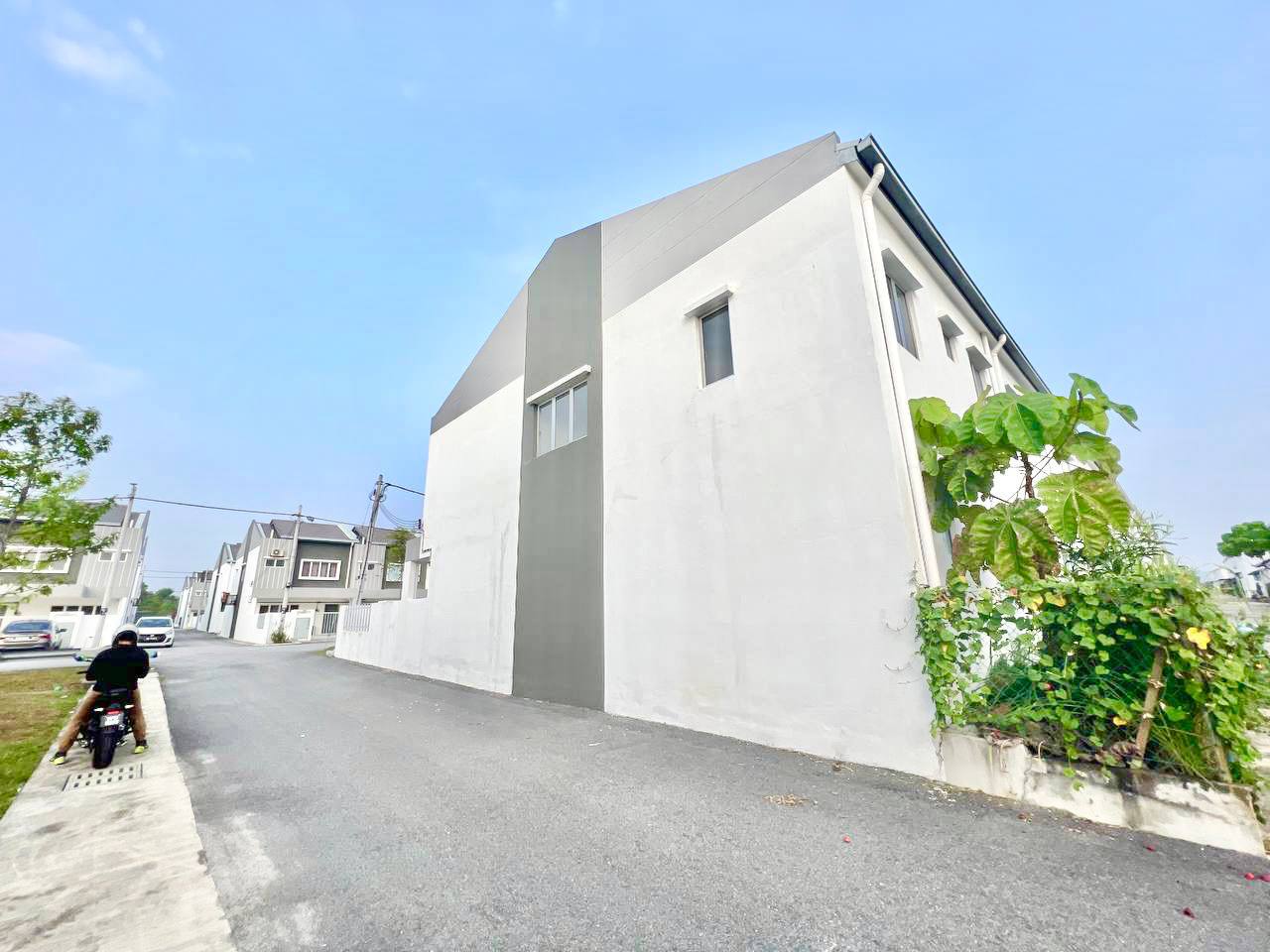 End Lot Double Storey, Eco Grandeur Laman Haris - photo 3