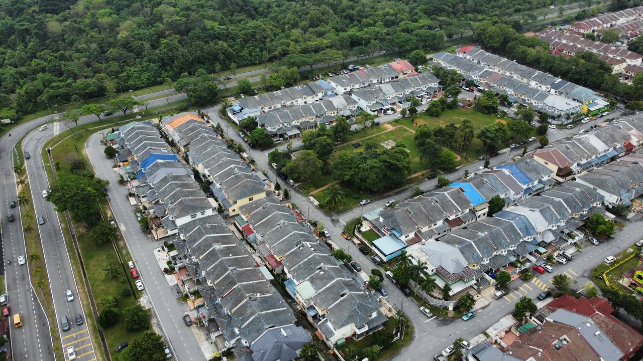 2 5 Storey Terrace Bandar Bukit Puchong, Puchong - photo 2