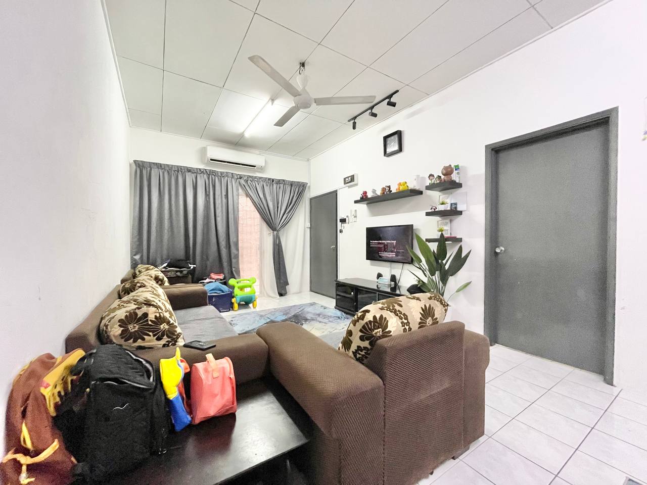 Facing Open Single Storey Terrace Bandar Tasik - photo 12