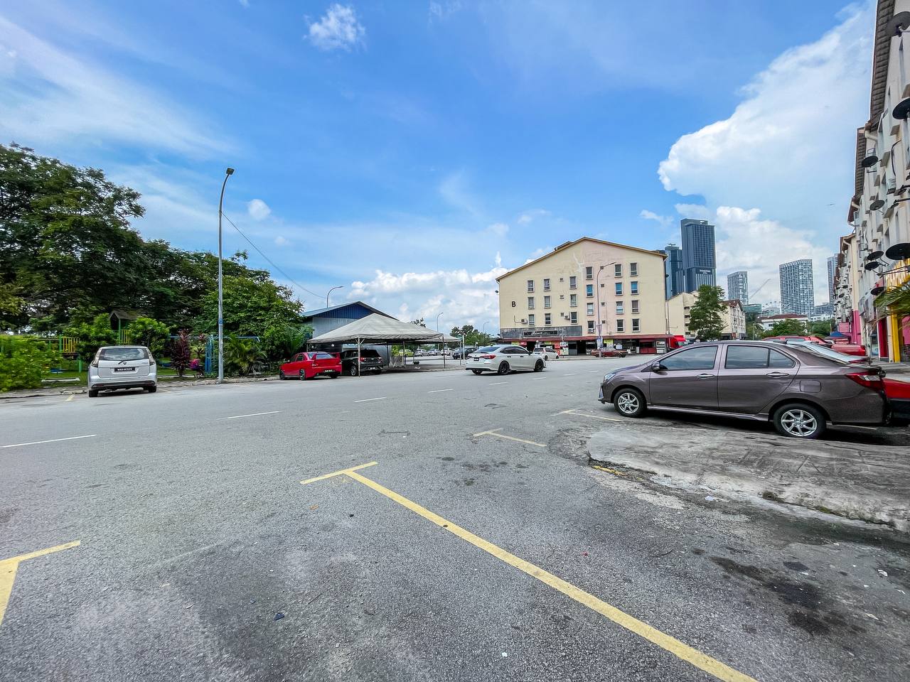 Facing Open Shop Apartment Pusat Komersial, Seksye - photo 4