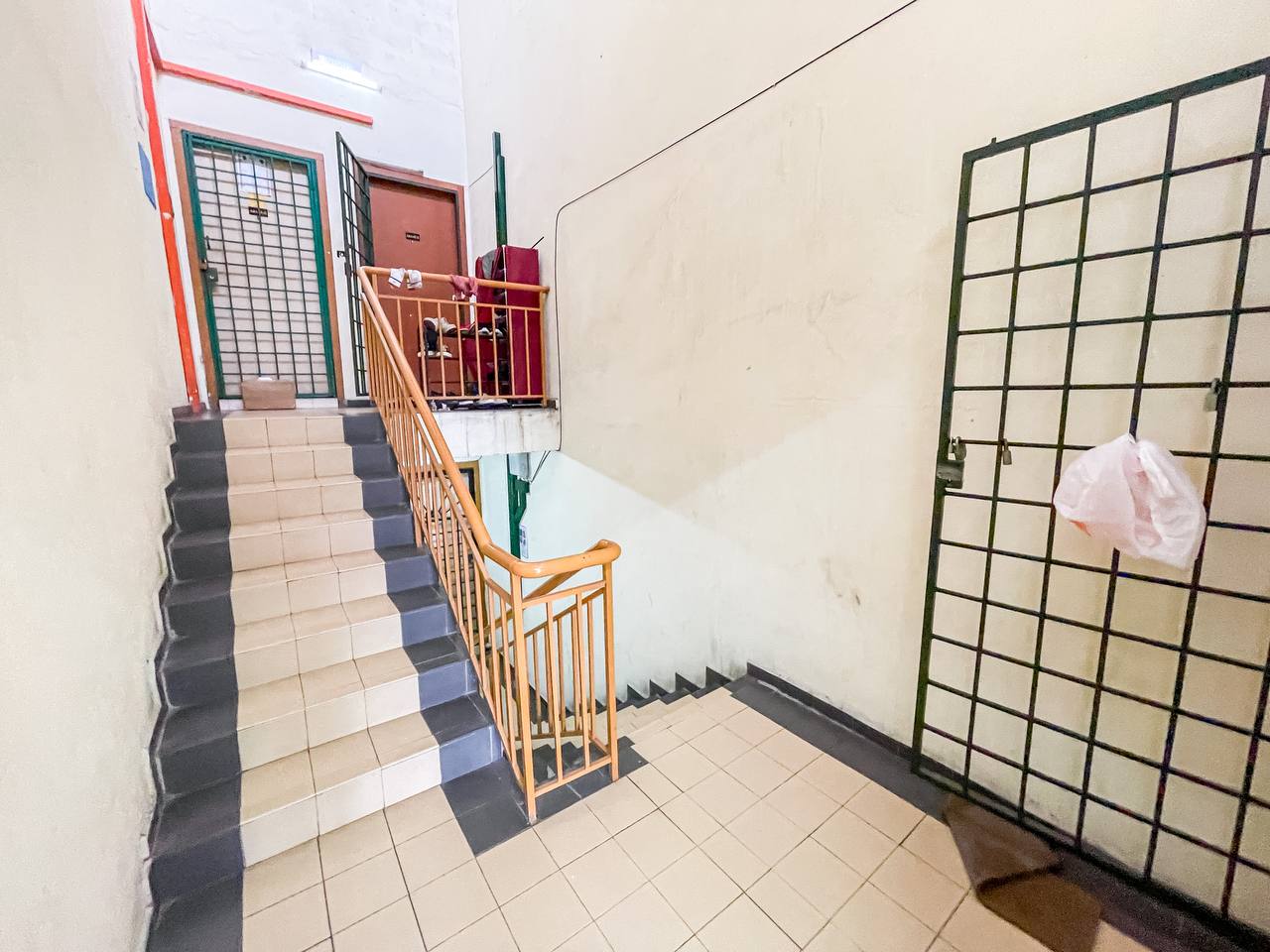 Facing Open Shop Apartment Pusat Komersial, Seksye - photo 7