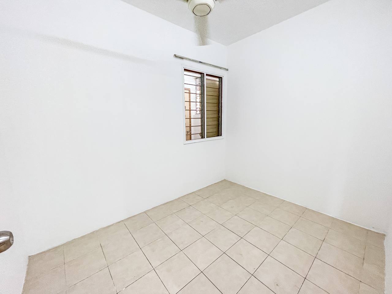 Facing Open Shop Apartment Pusat Komersial, Seksye - photo 9