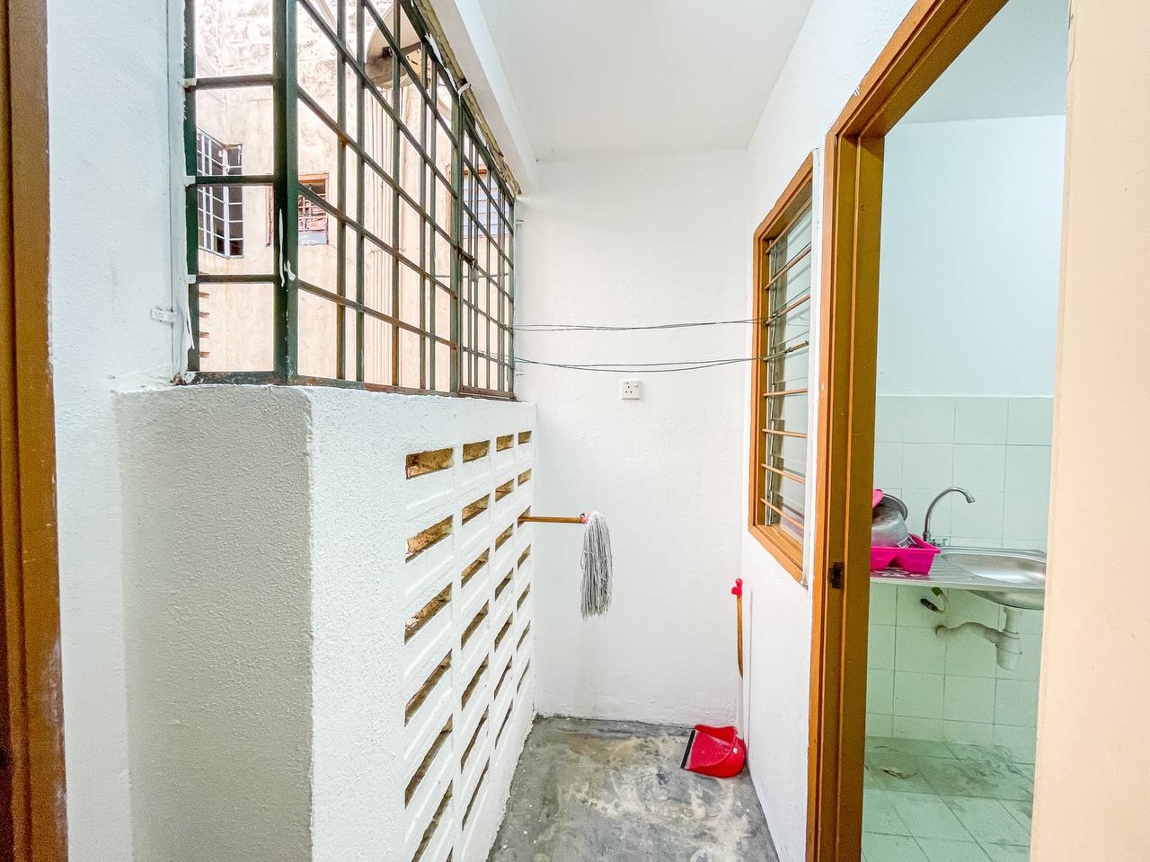 Facing Open Shop Apartment Pusat Komersial, Seksye - photo 11