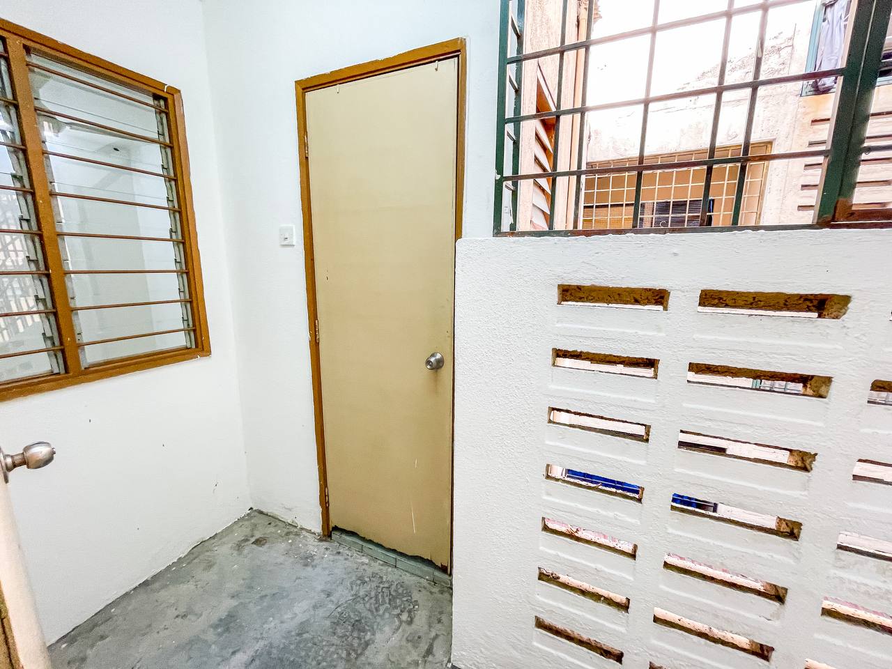 Facing Open Shop Apartment Pusat Komersial, Seksye - photo 13