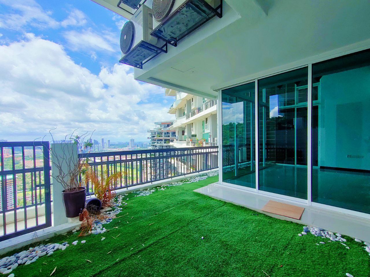 Corner Lot Armanee Terrace II, Duplex Condominium - photo 2