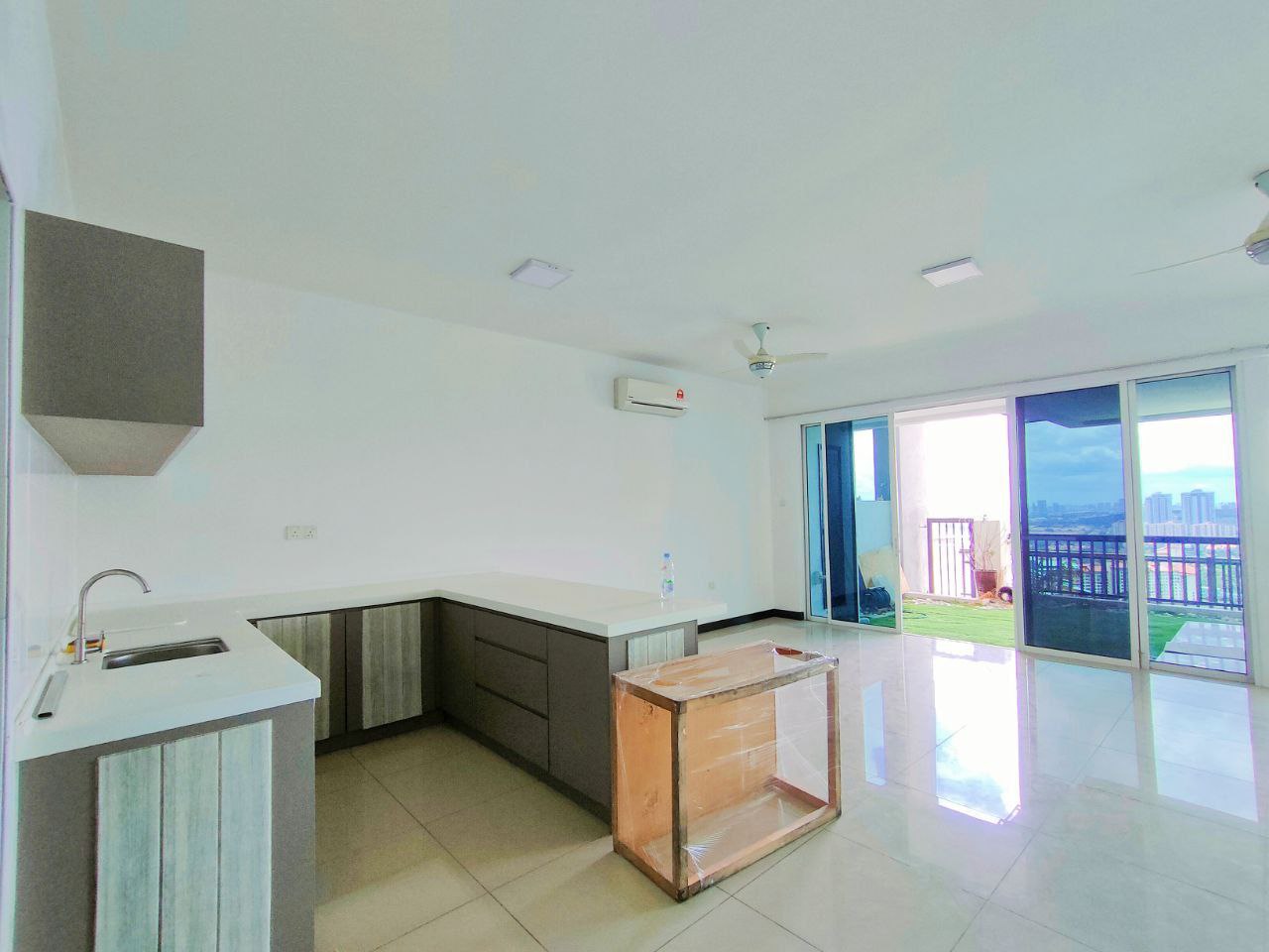 Corner Lot Armanee Terrace II, Duplex Condominium - photo 6