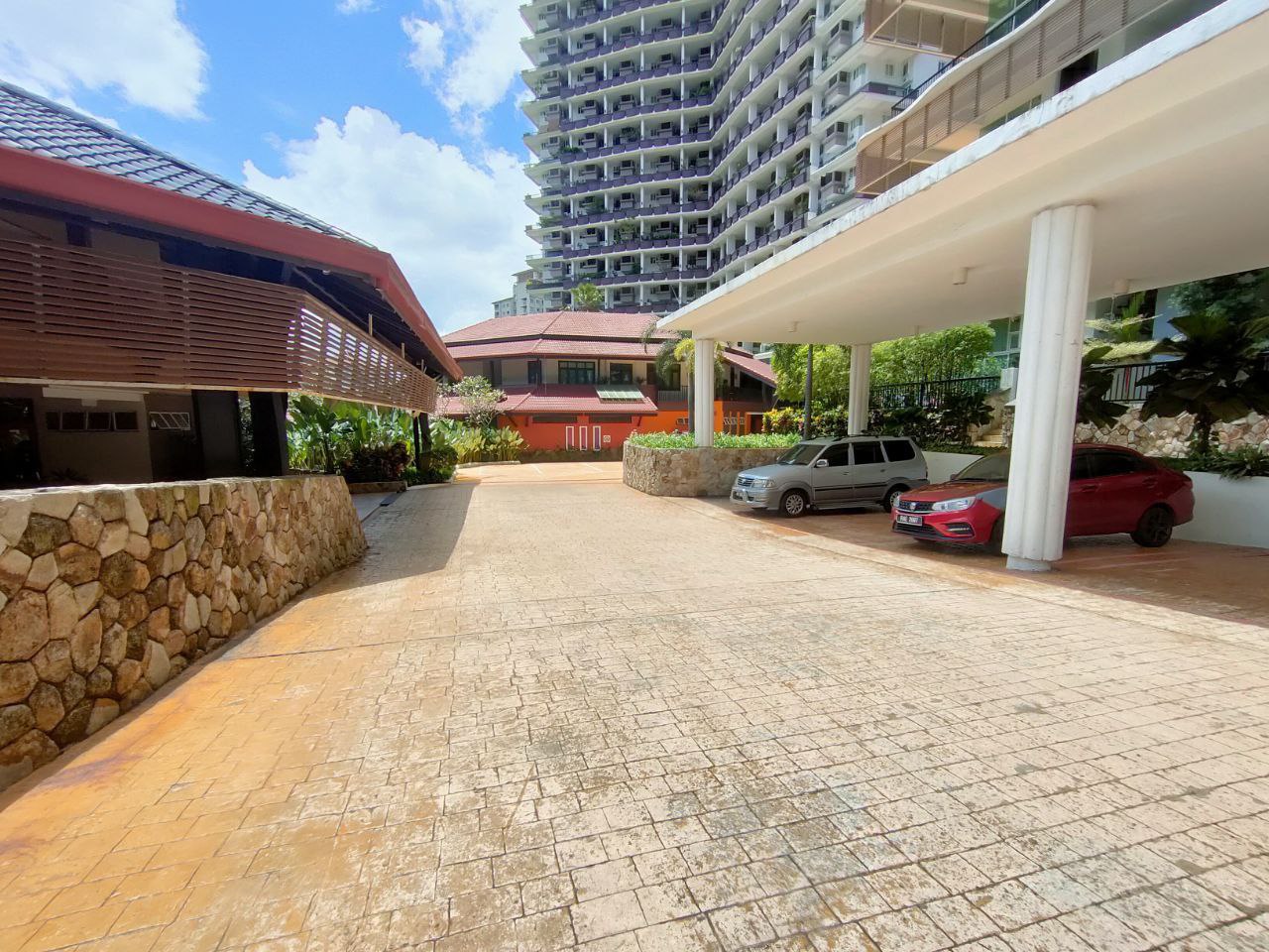 Corner Lot Armanee Terrace II, Duplex Condominium - photo 13