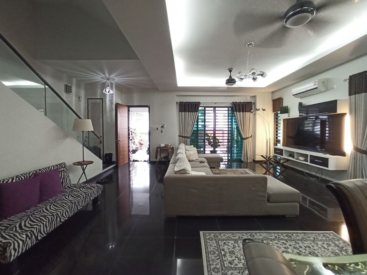 Renovated 3 Storey Semi D, Taman Saujana Suria - photo 7