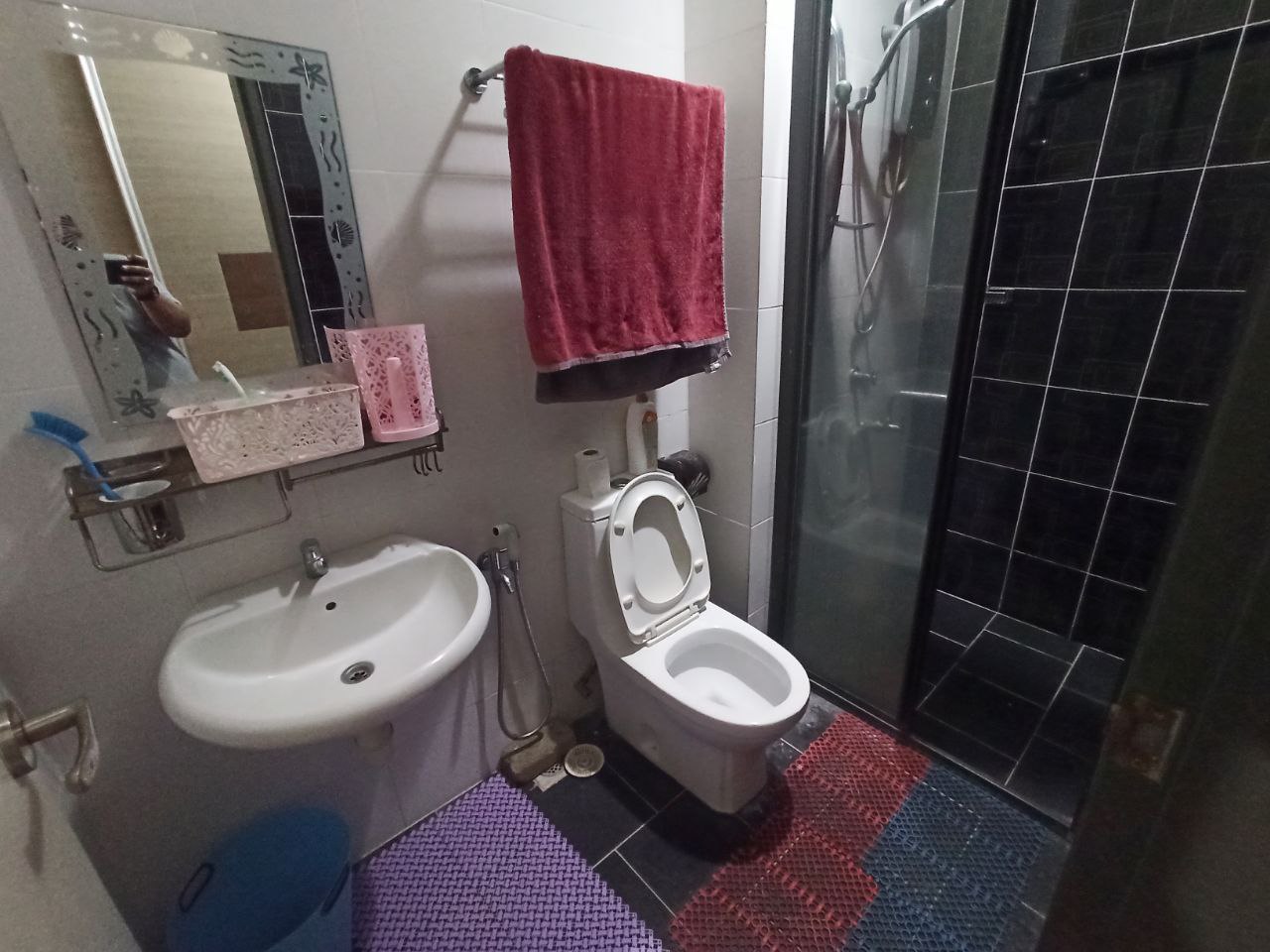 Renovated 3 Storey Semi D, Taman Saujana Suria - photo 8