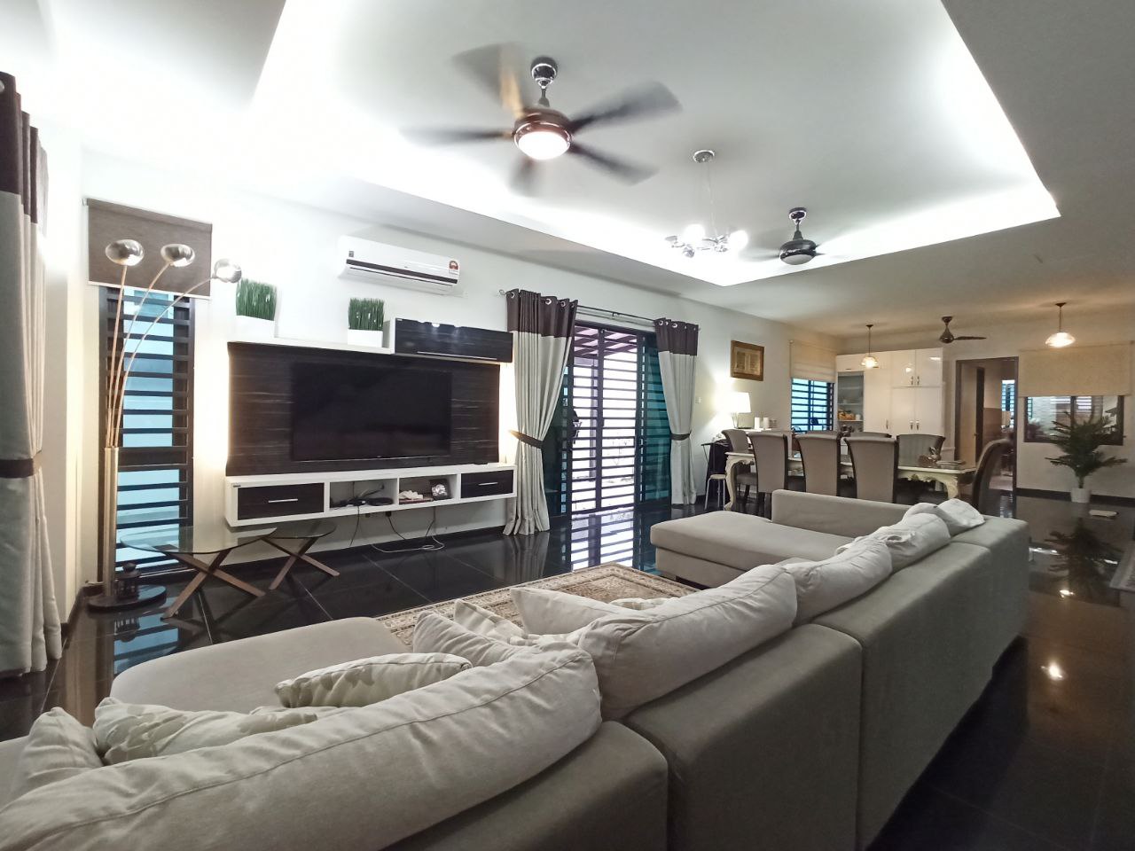 Renovated 3 Storey Semi D, Taman Saujana Suria - photo 12