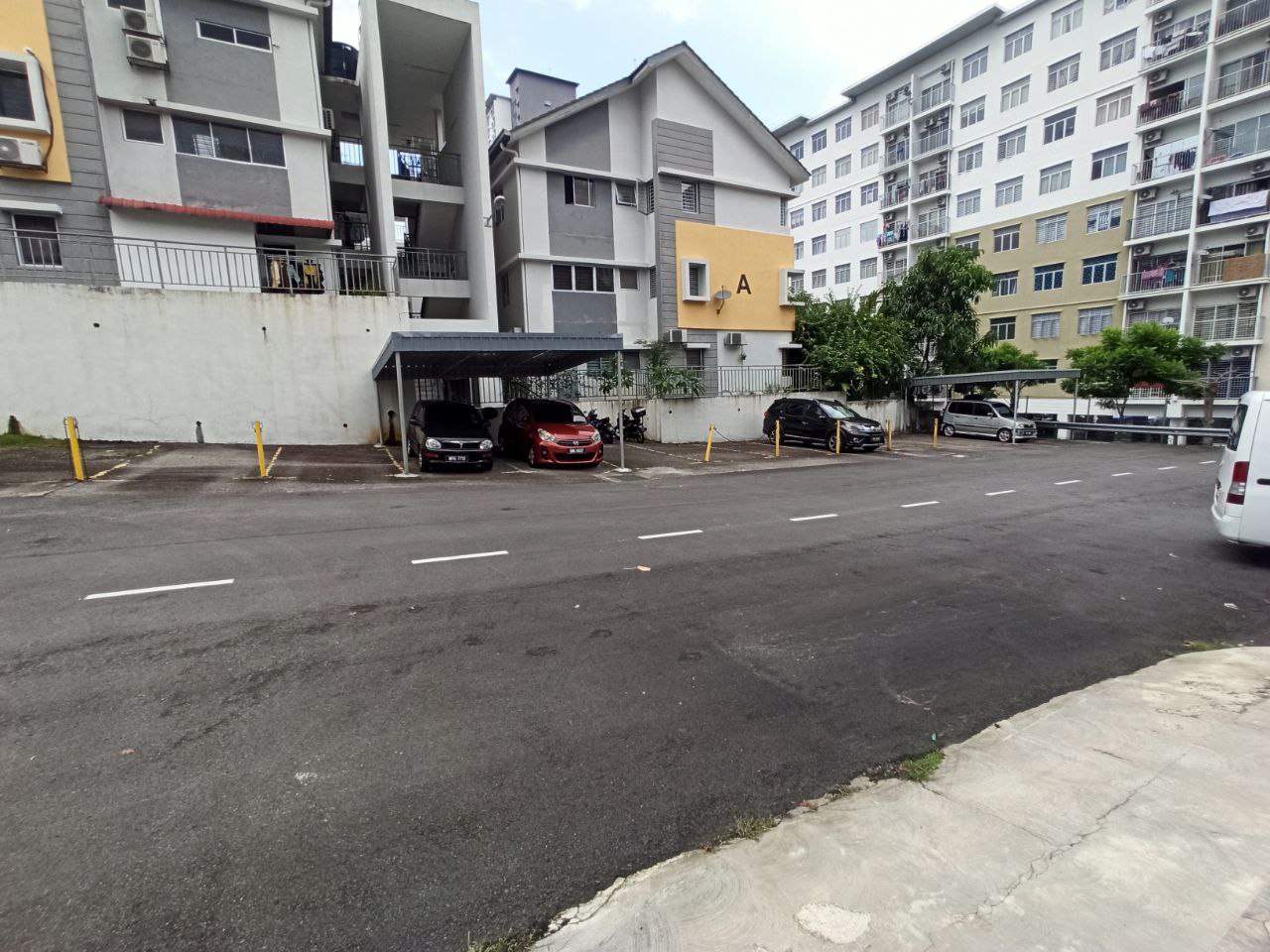 Renovated 3 Storey Semi D, Taman Saujana Suria, Ka - photo 5
