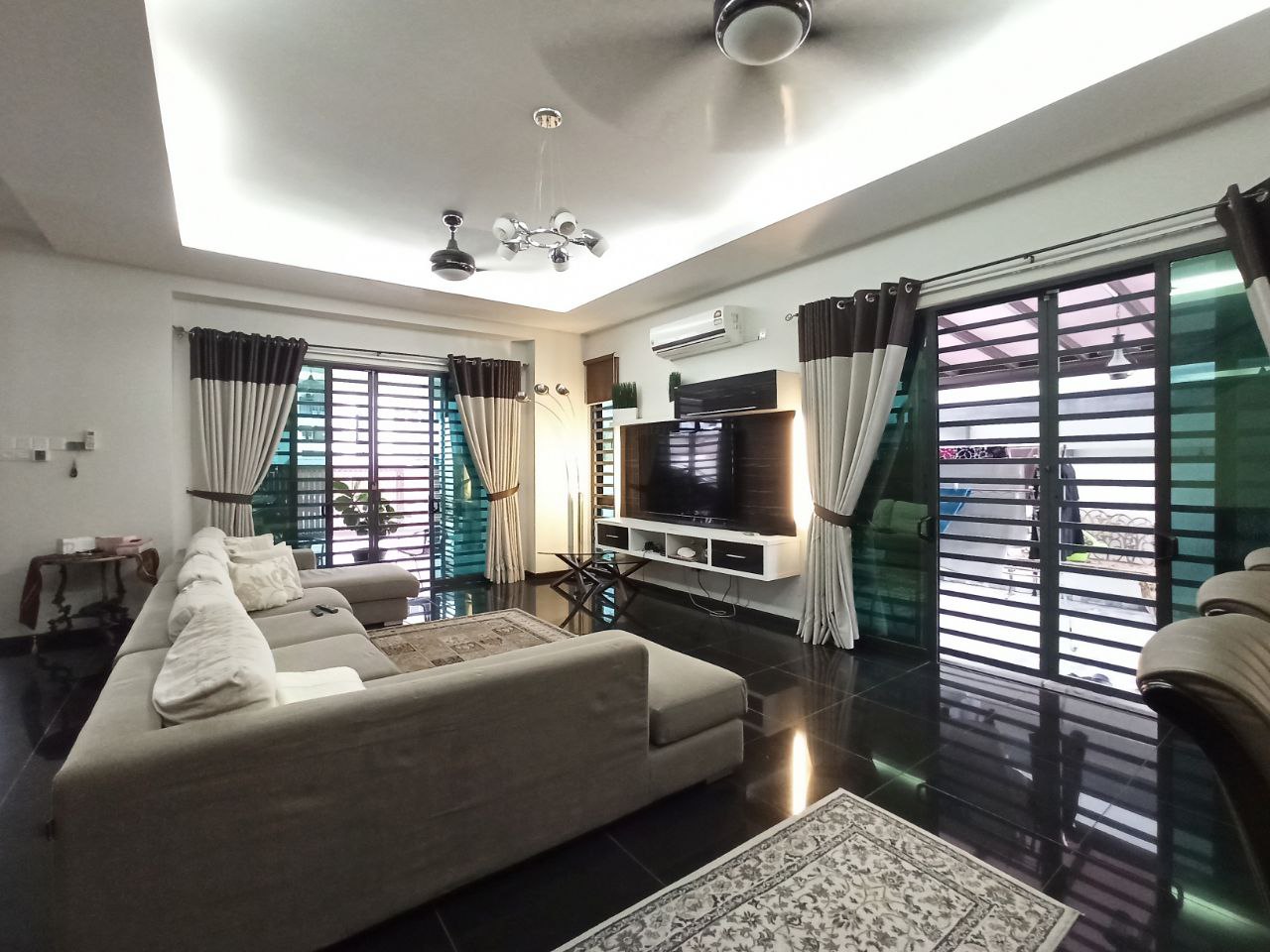 Renovated 3 Storey Semi D, Taman Saujana Suria, Ka - photo 9