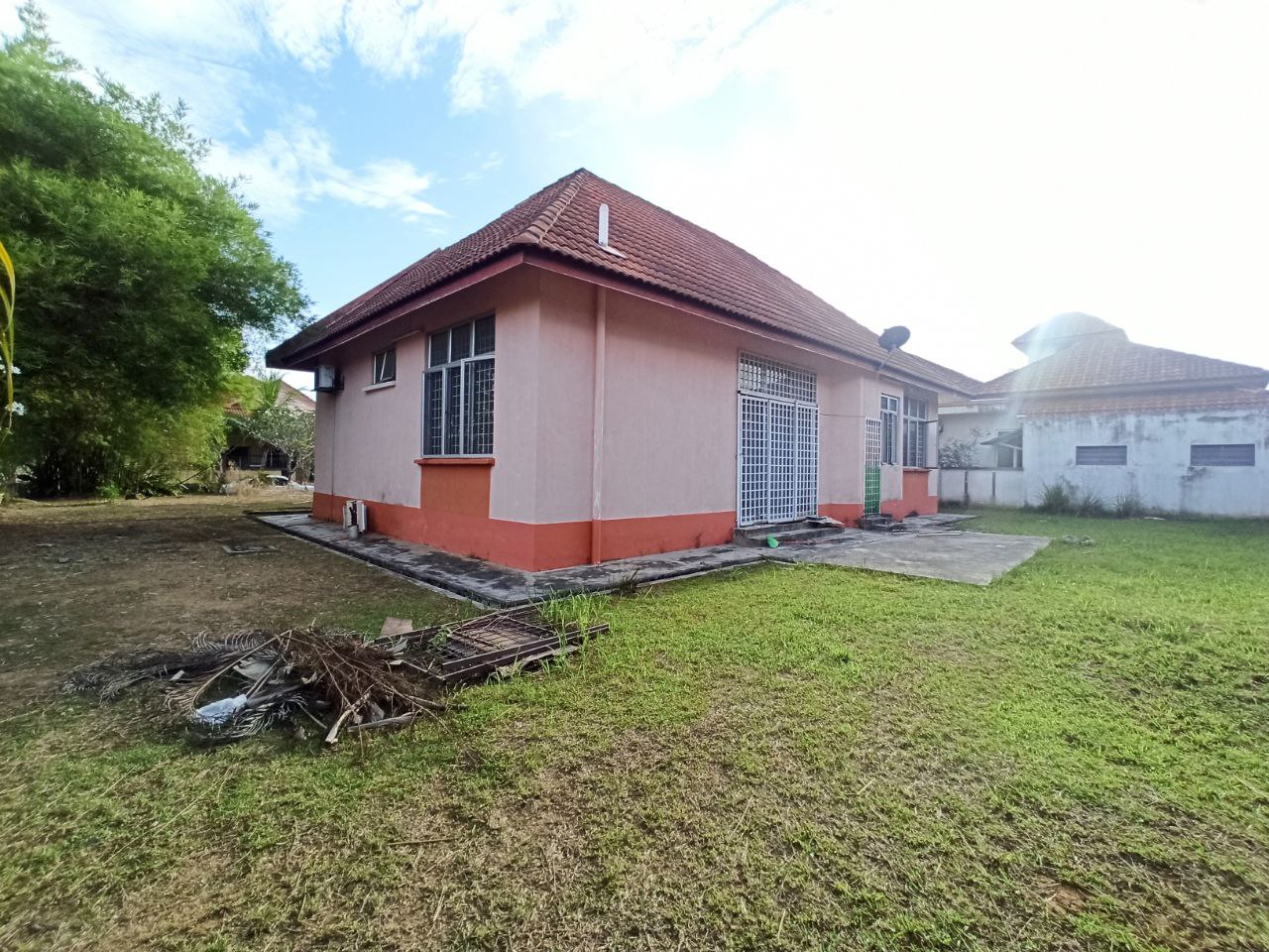 Corner Lot Single Storey Bungalow Desa Pinggiran P - photo 3