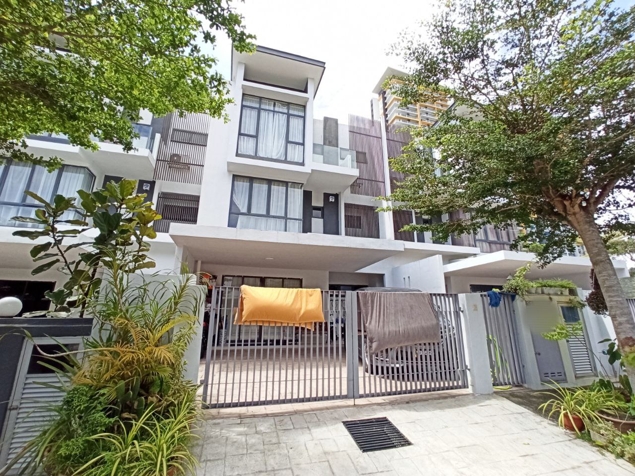3 Storey Superlink Mutiara Villa Kajang - photo 2