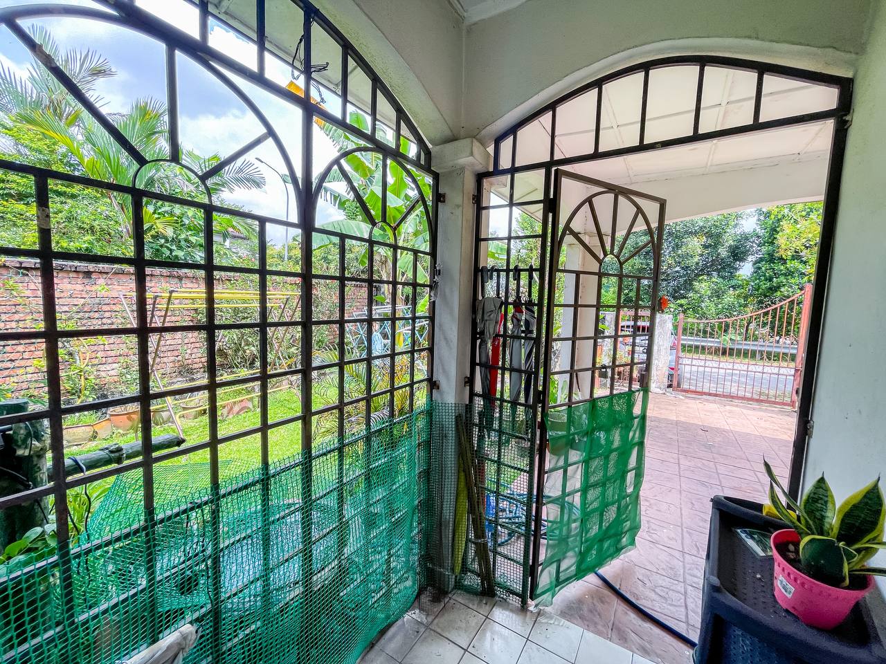 Facing Open 2 Storey Semi D Bandar Tun Hussein Onn - photo 11