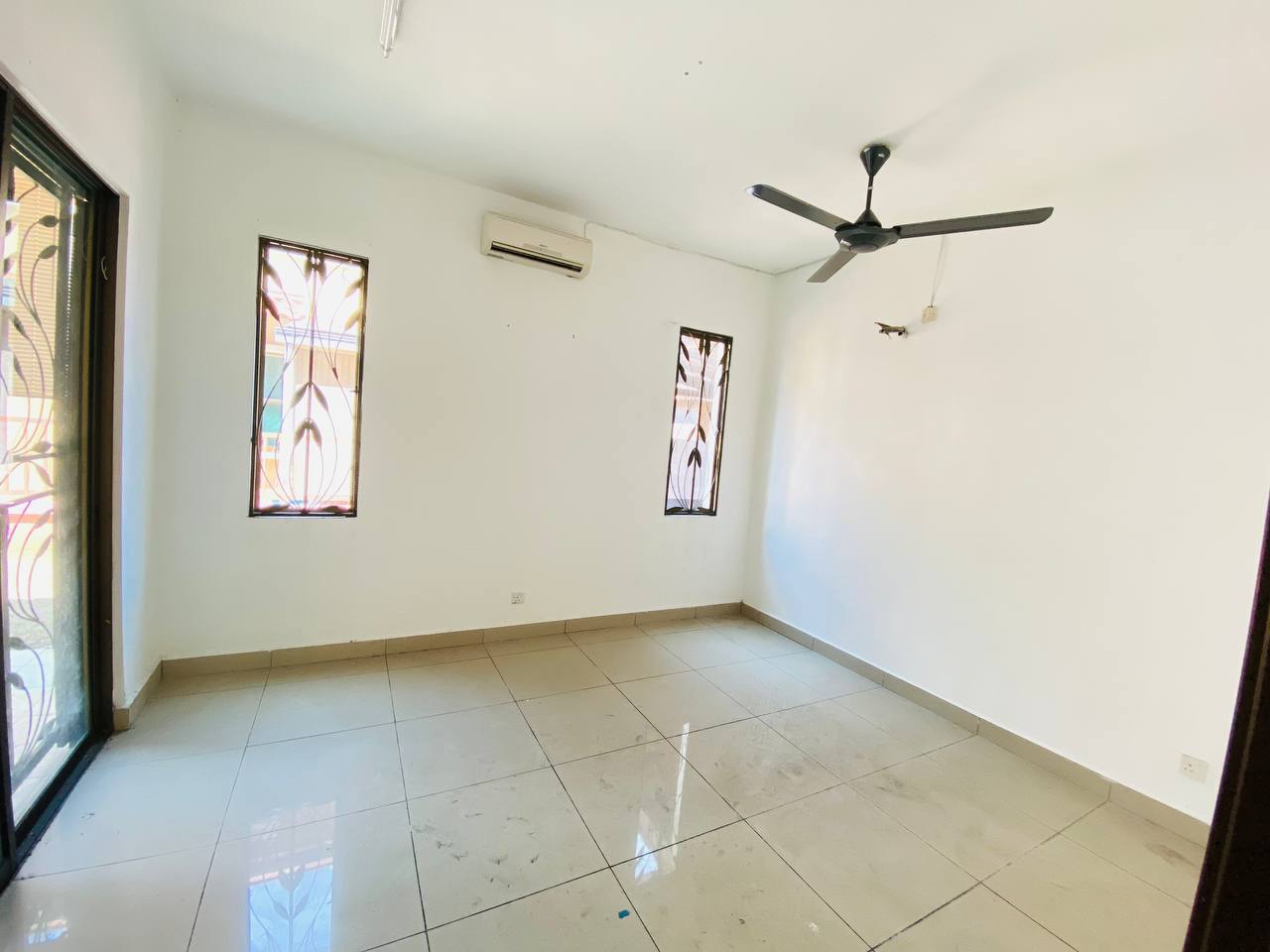 2 Storey Bungalow Aman Perdana Klang - photo 11