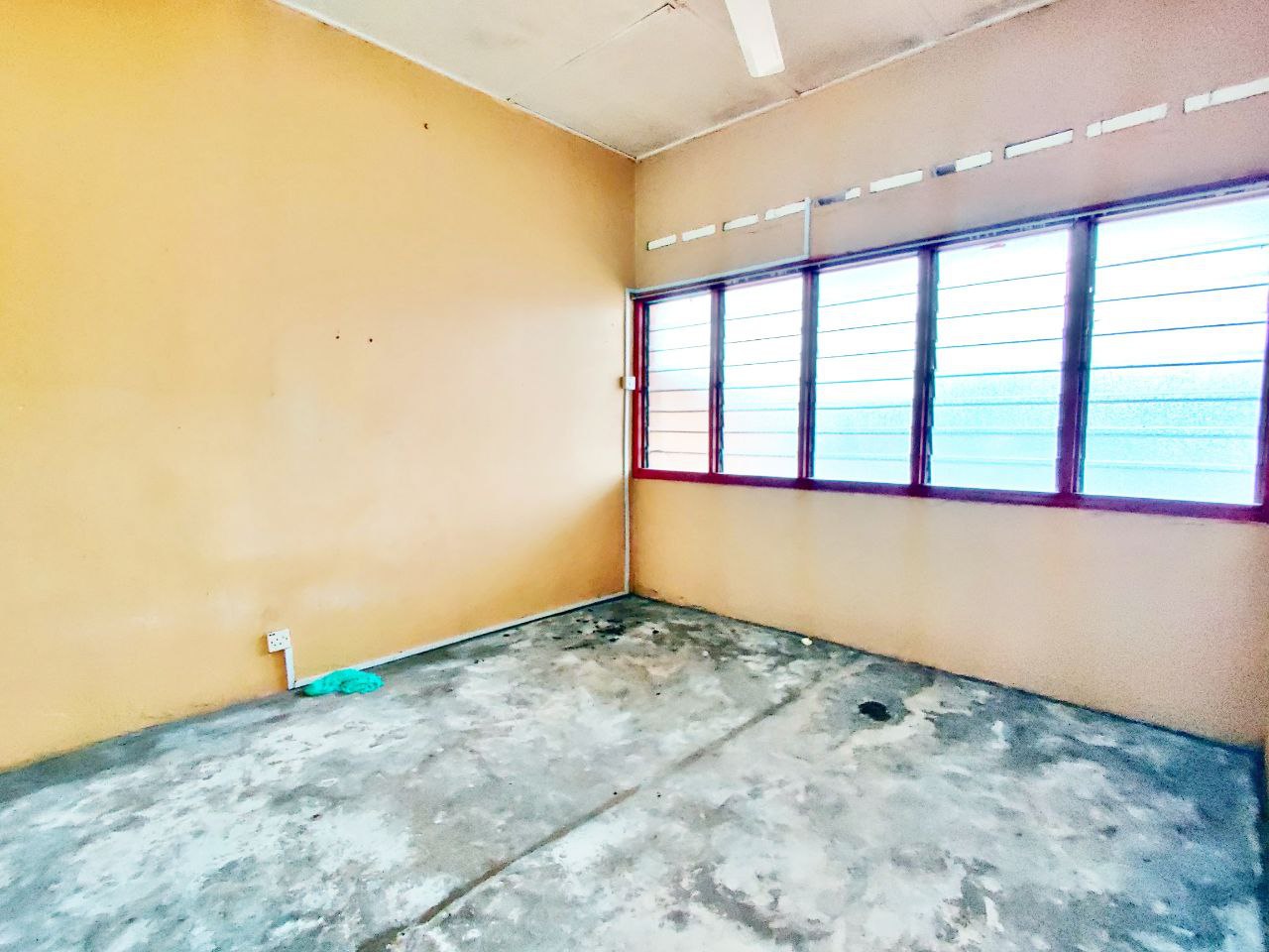 Single Storey Terrace Taman Mesra Batu 13 Kajang - photo 6