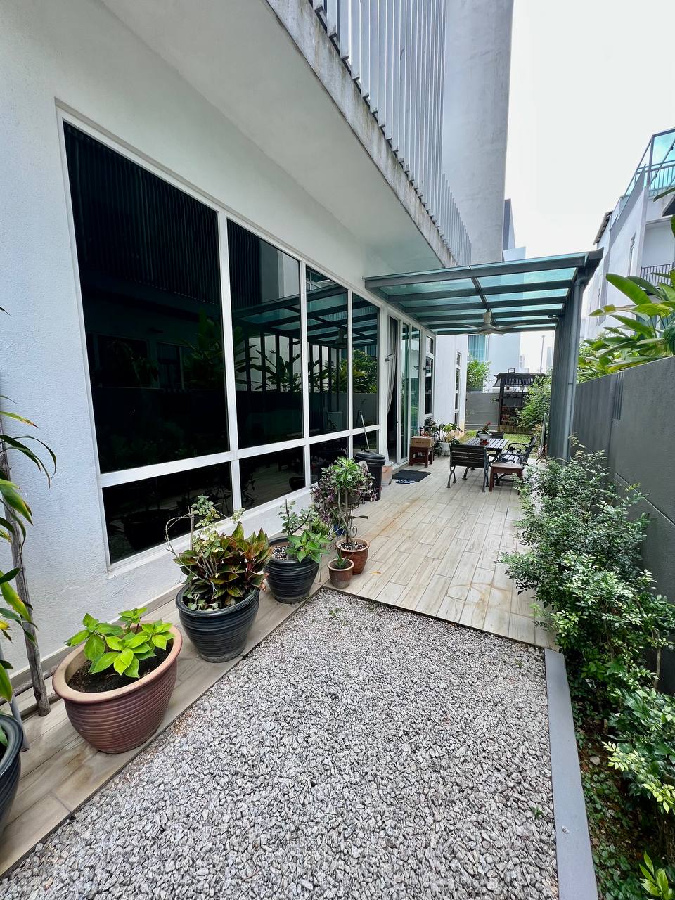 Corner Lot 3 5 Storey Bungalow Aspen - photo 2