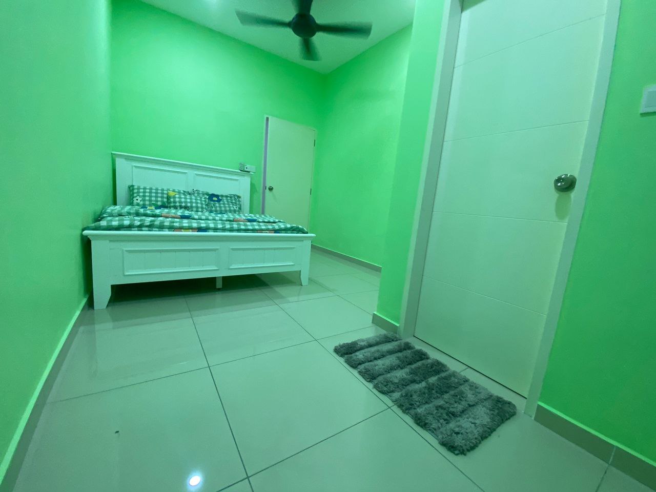 Facing Open 2 Storey Terrace Tiara Sendayan - photo 7