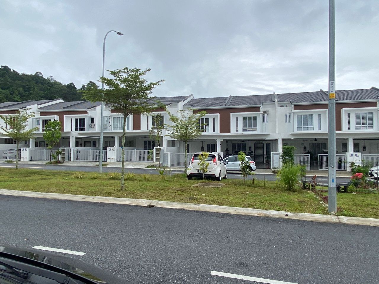 Facing Open 2 Storey Terrace Tiara Sendayan - photo 13