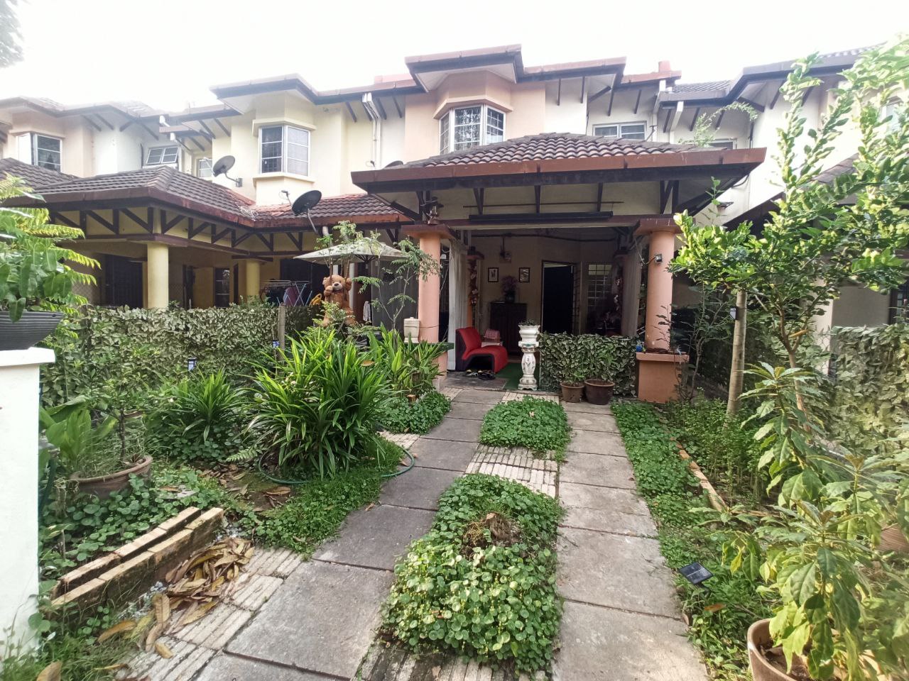 Facing Open 2 Storey Terrace Damai Bakti, - photo 2