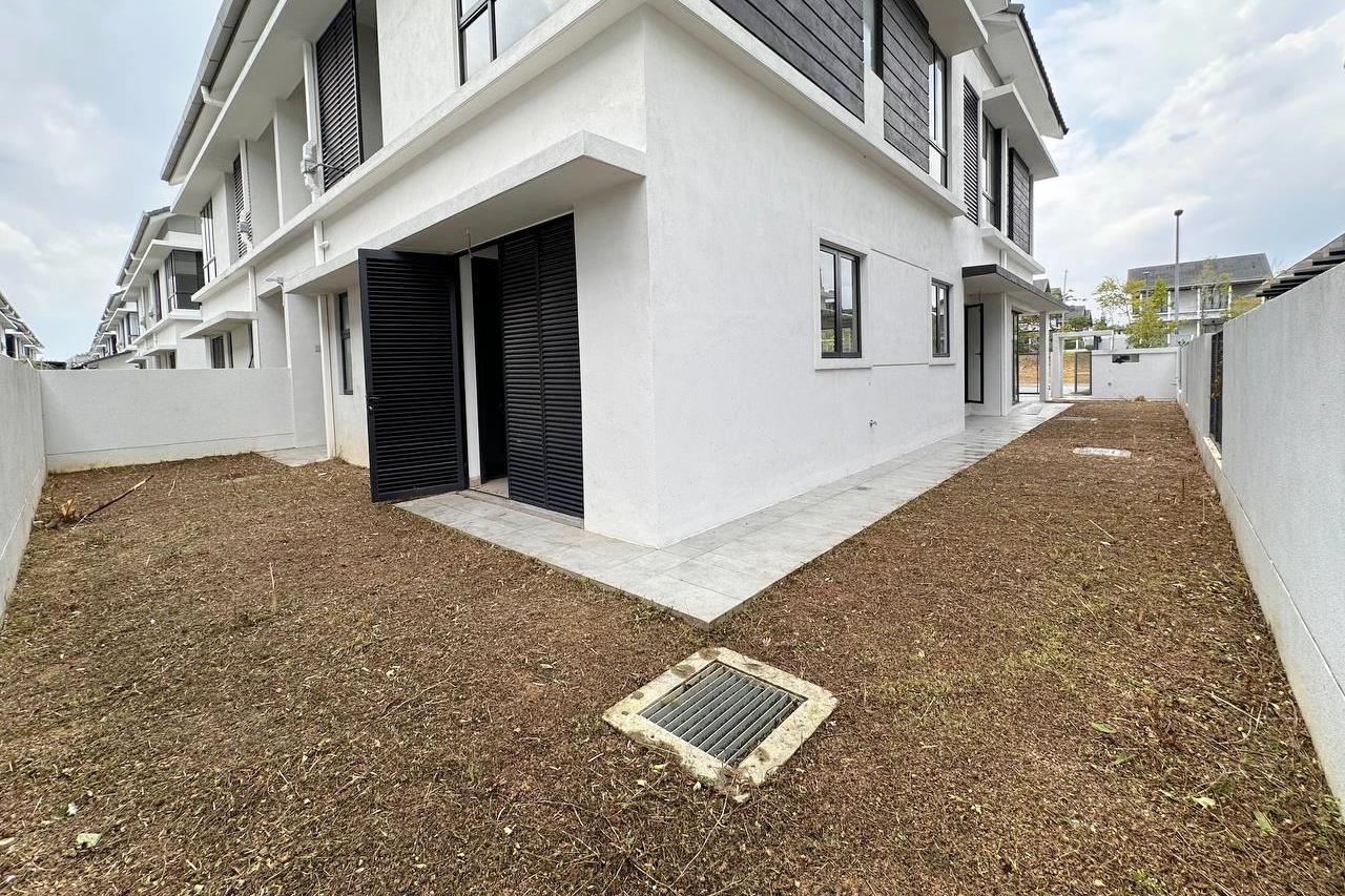Reesia Elmina Garden Semi D - photo 4