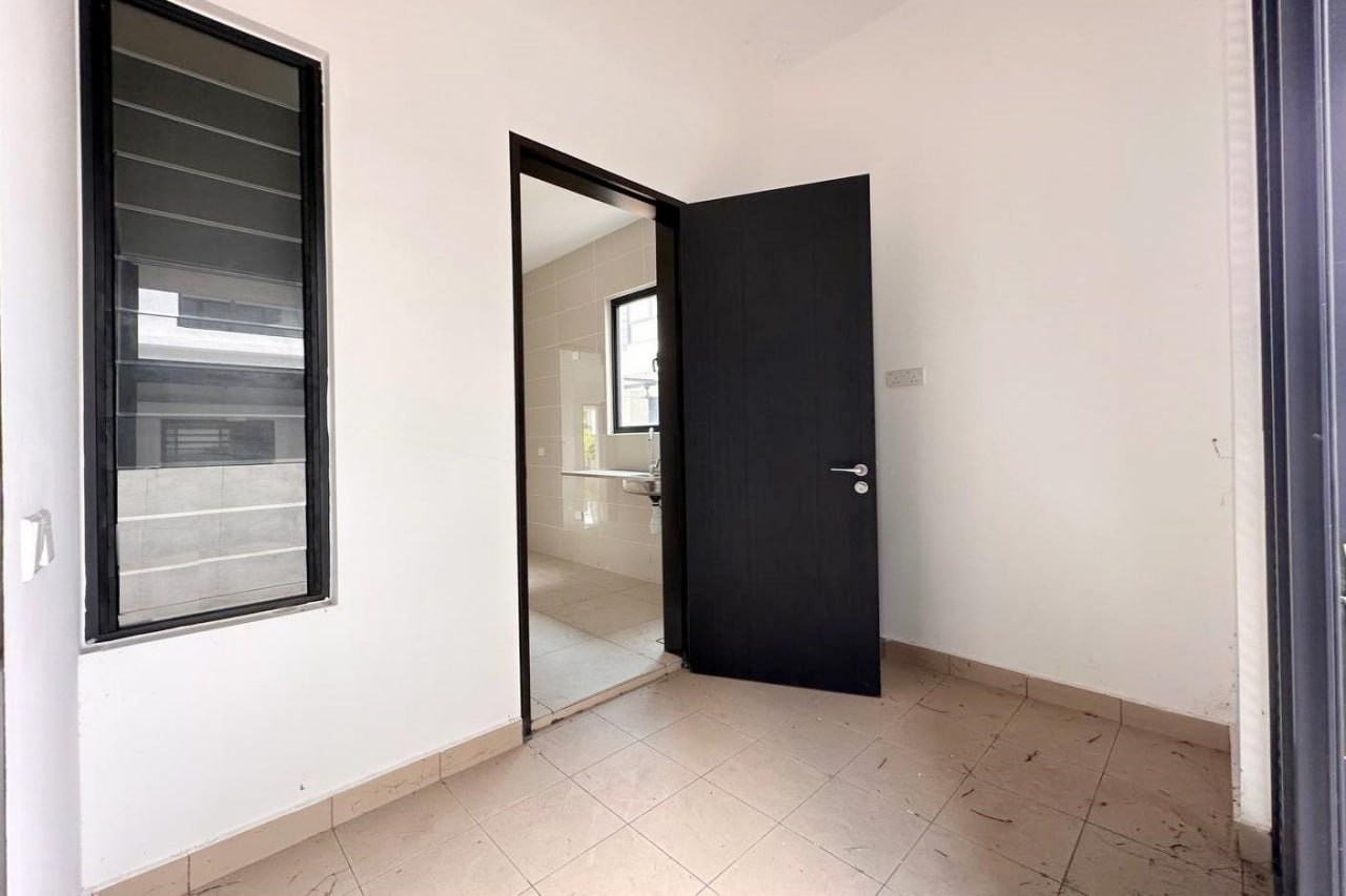 Reesia Elmina Garden Semi D - photo 10