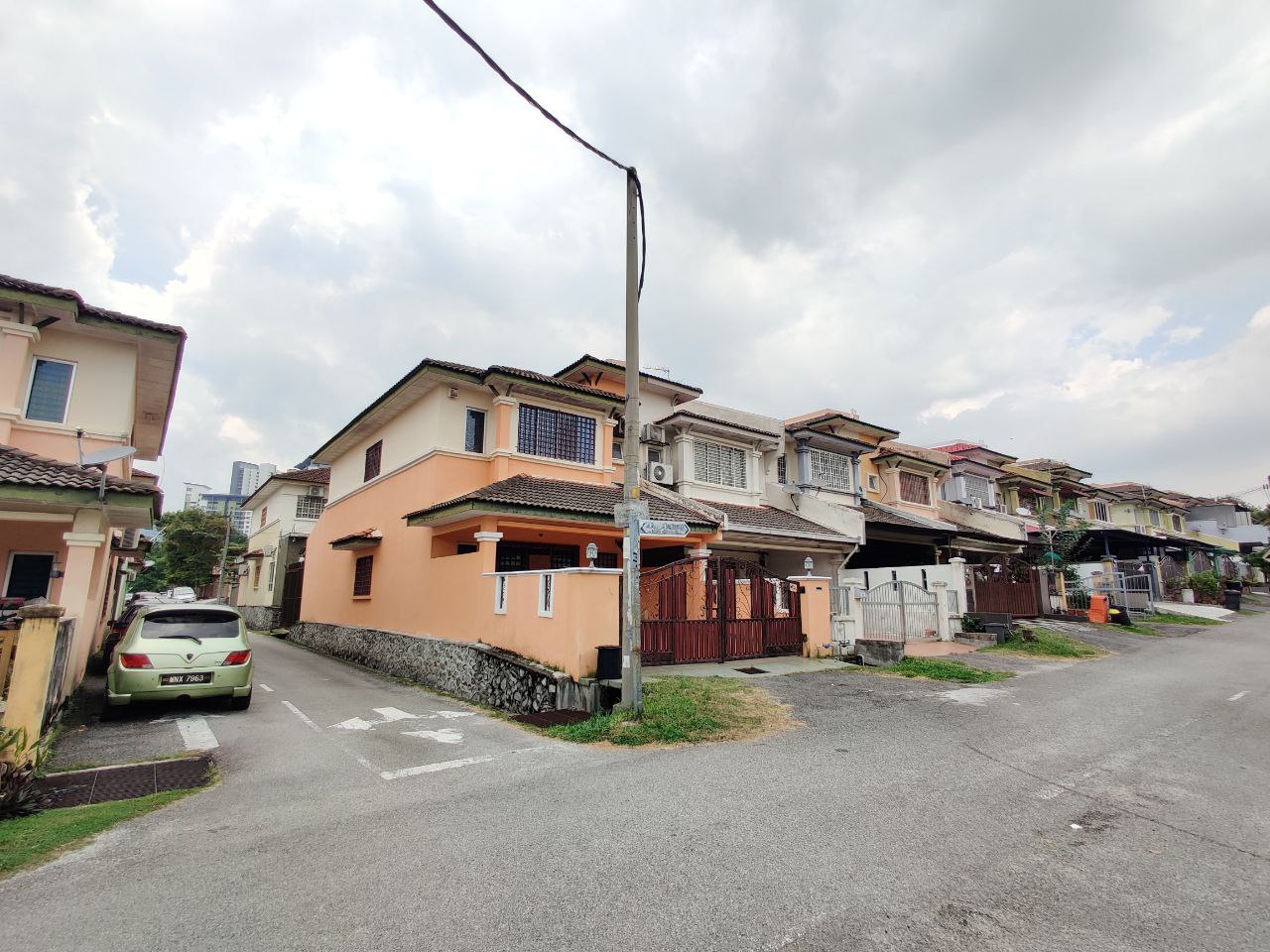 End Lot Taman Prima Saujana Kajang - photo 2