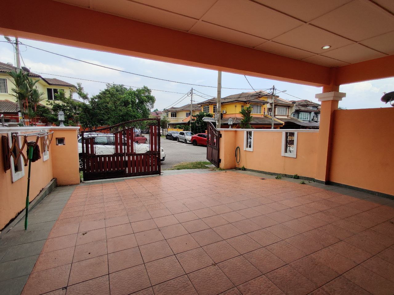 End Lot Taman Prima Saujana Kajang - photo 3