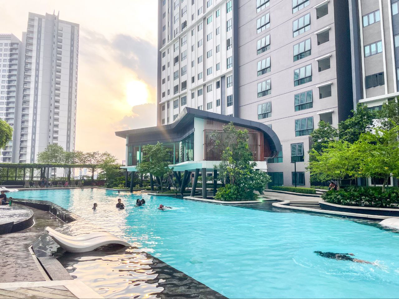 Corner Unit M Centura Sevice Residence by Mah Sing - photo 12