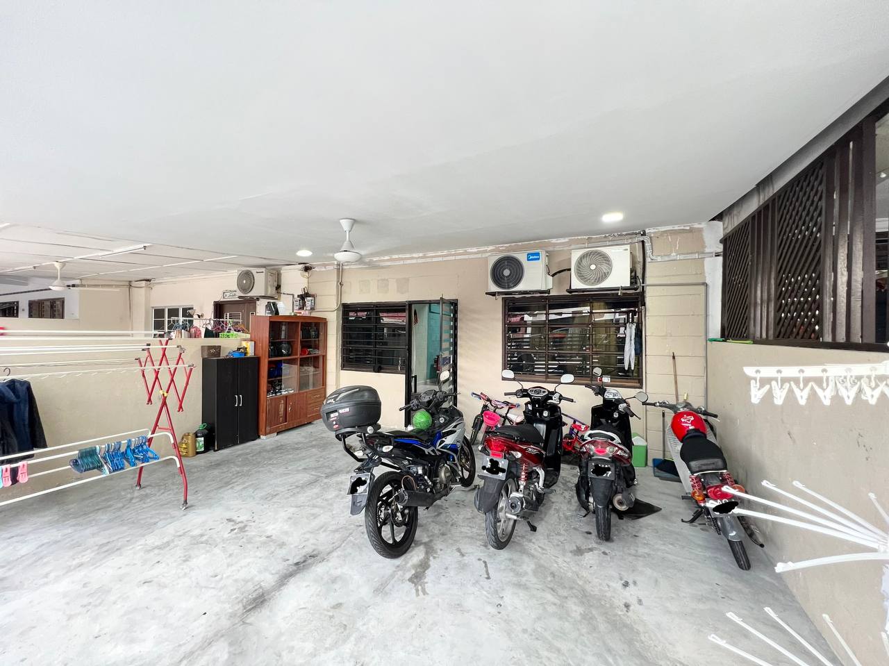GOMBAK GREENWOOD - photo 2