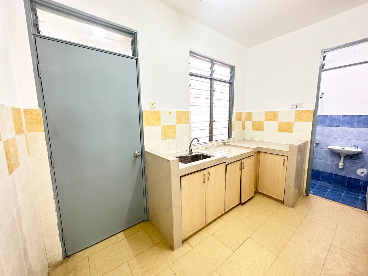 Mentari Court Apartment - photo 3
