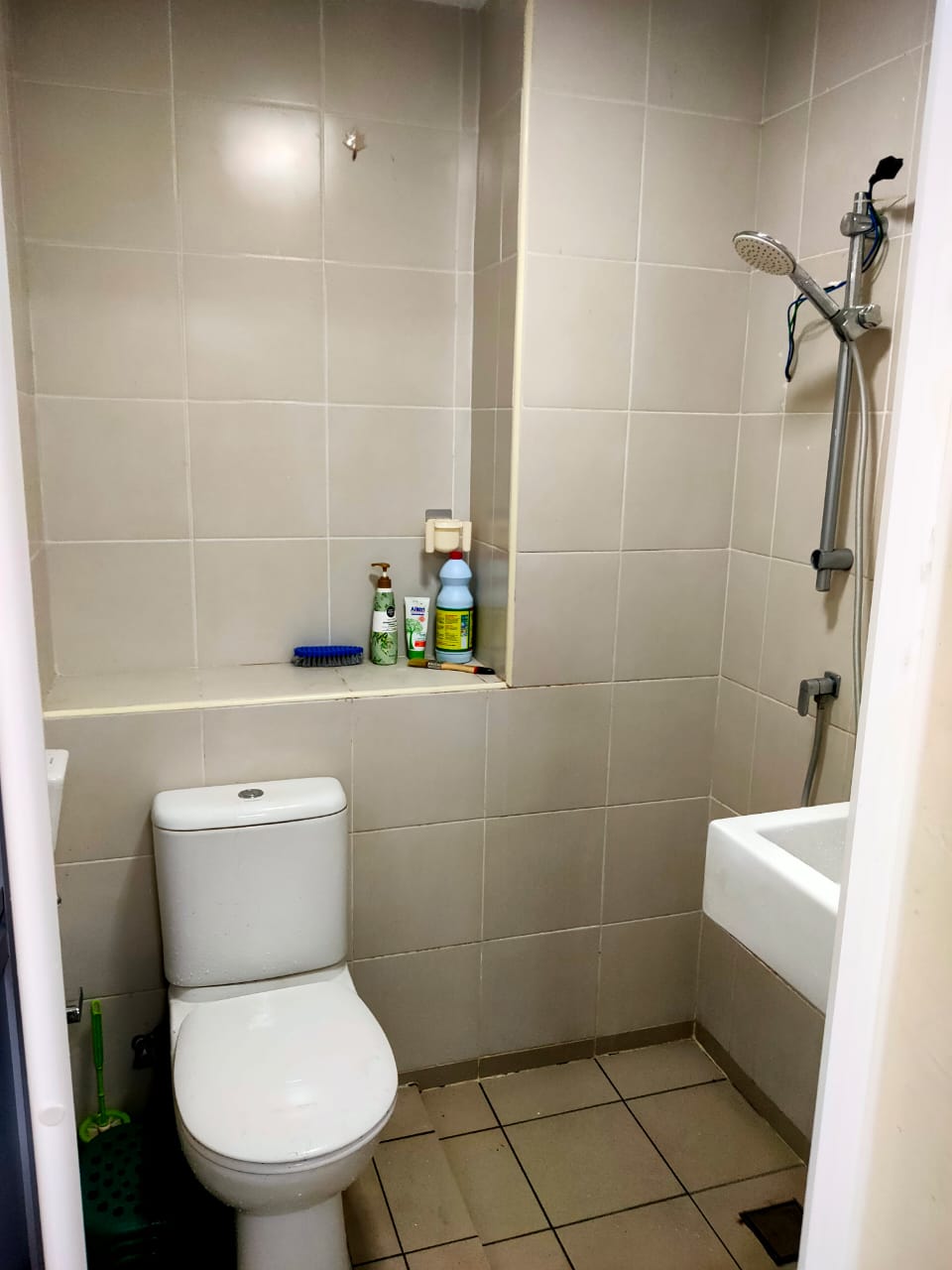 Suria Jelutong Service Apartment - photo 9