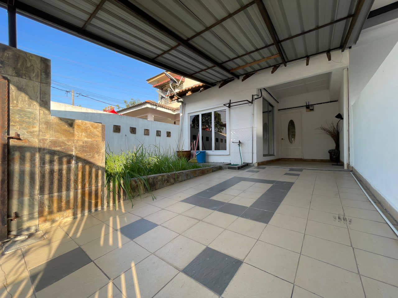 Taman Pinggiran Putra - photo 2