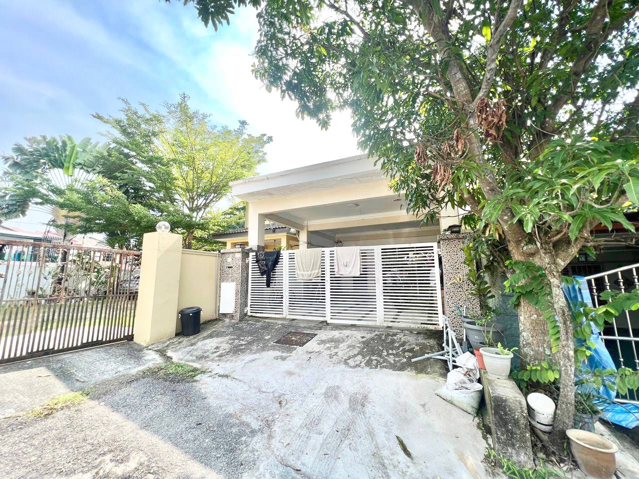 Taman Saujana Puchong - photo 3