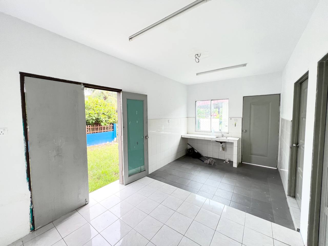 Jalan Tanjung Rhu Seksyen 30 Shah Alam - photo 10