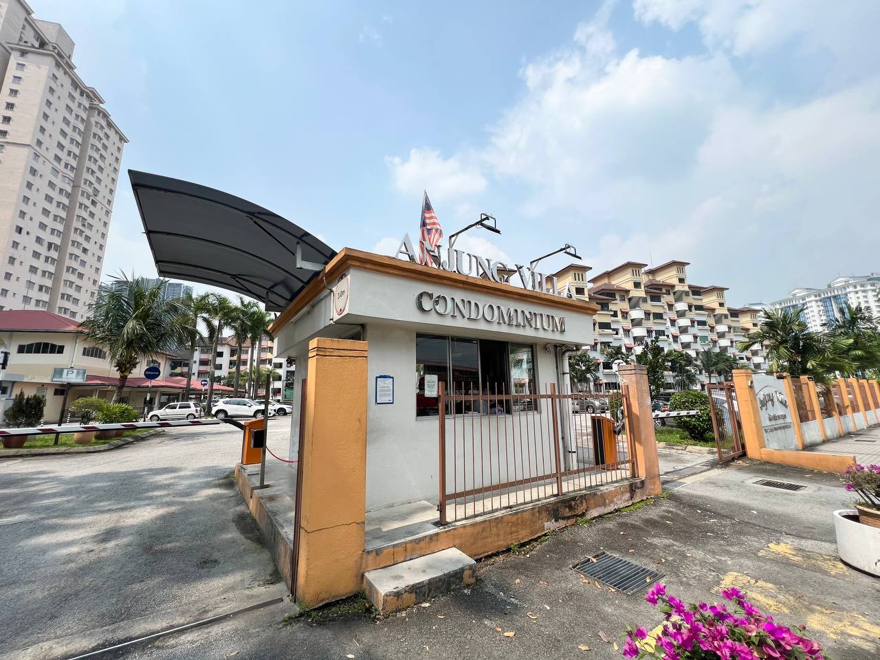 Anjung Villa Condominium - photo 2