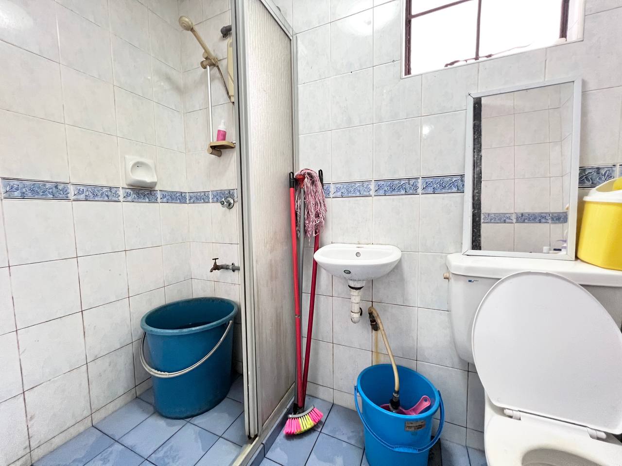 Anjung Villa Condominium - photo 11