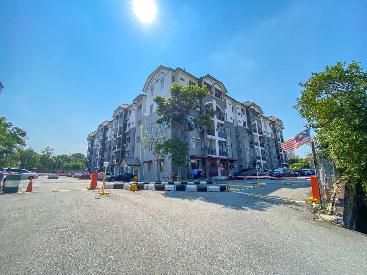 Dahlia Court Salak Tinggi - photo 2