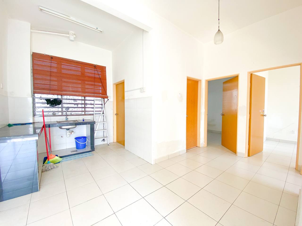 Dahlia Court Salak Tinggi - photo 3