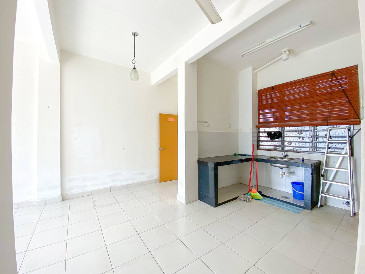 Dahlia Court Salak Tinggi - photo 5